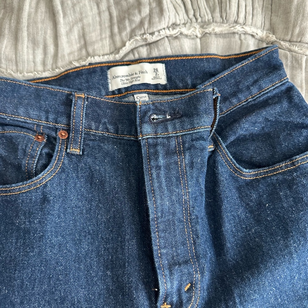 Abercrombie & Fitch 90s Straight Jeans - Picture 4 of 5